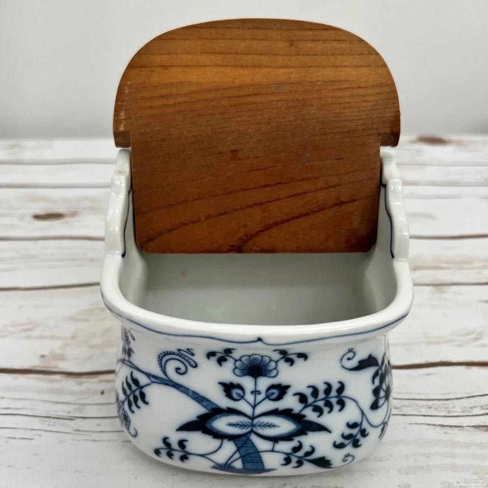 Blue Danube Salt Box Spice Jar Set Blue White Floral‎ Wood Lids 3pc OS